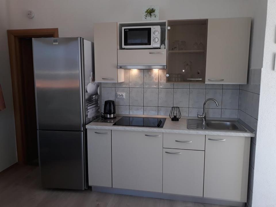 Apartments Viki 特罗吉尔 外观 照片