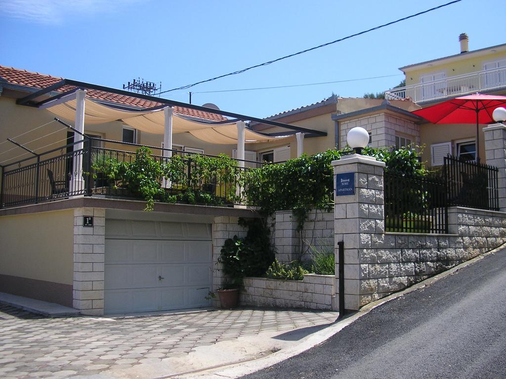 Apartments Viki 特罗吉尔 外观 照片