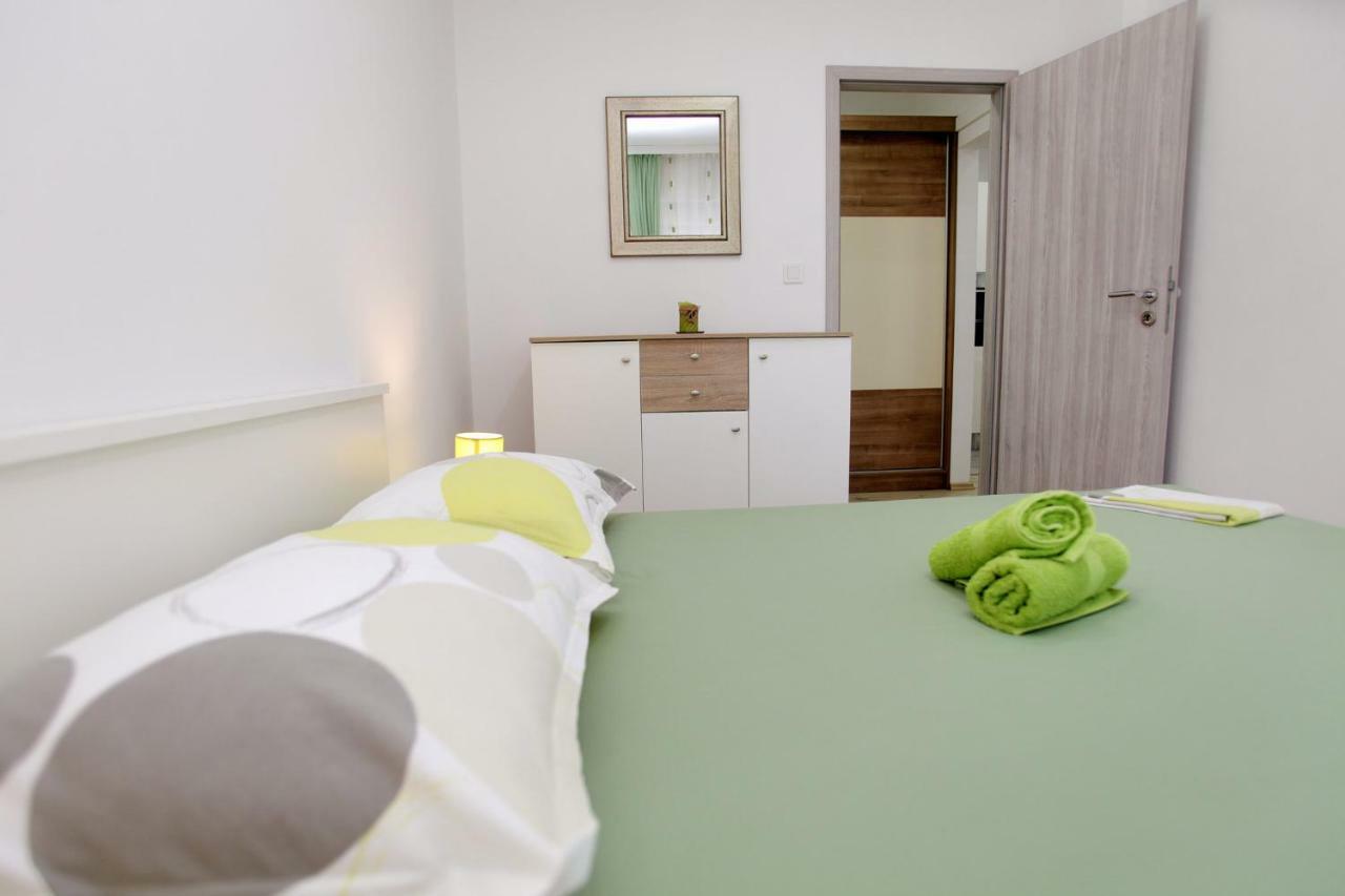 Apartments Viki 特罗吉尔 外观 照片